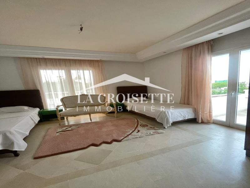 Etage de villa S+3 à La Soukra